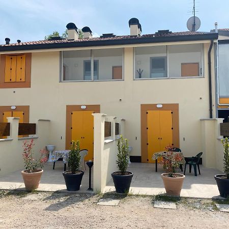 Gold Oasi - Business Solution Aparthotel Ferrara Exteriör bild