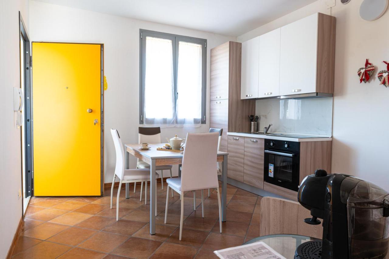 Gold Oasi - Business Solution Aparthotel Ferrara Exteriör bild