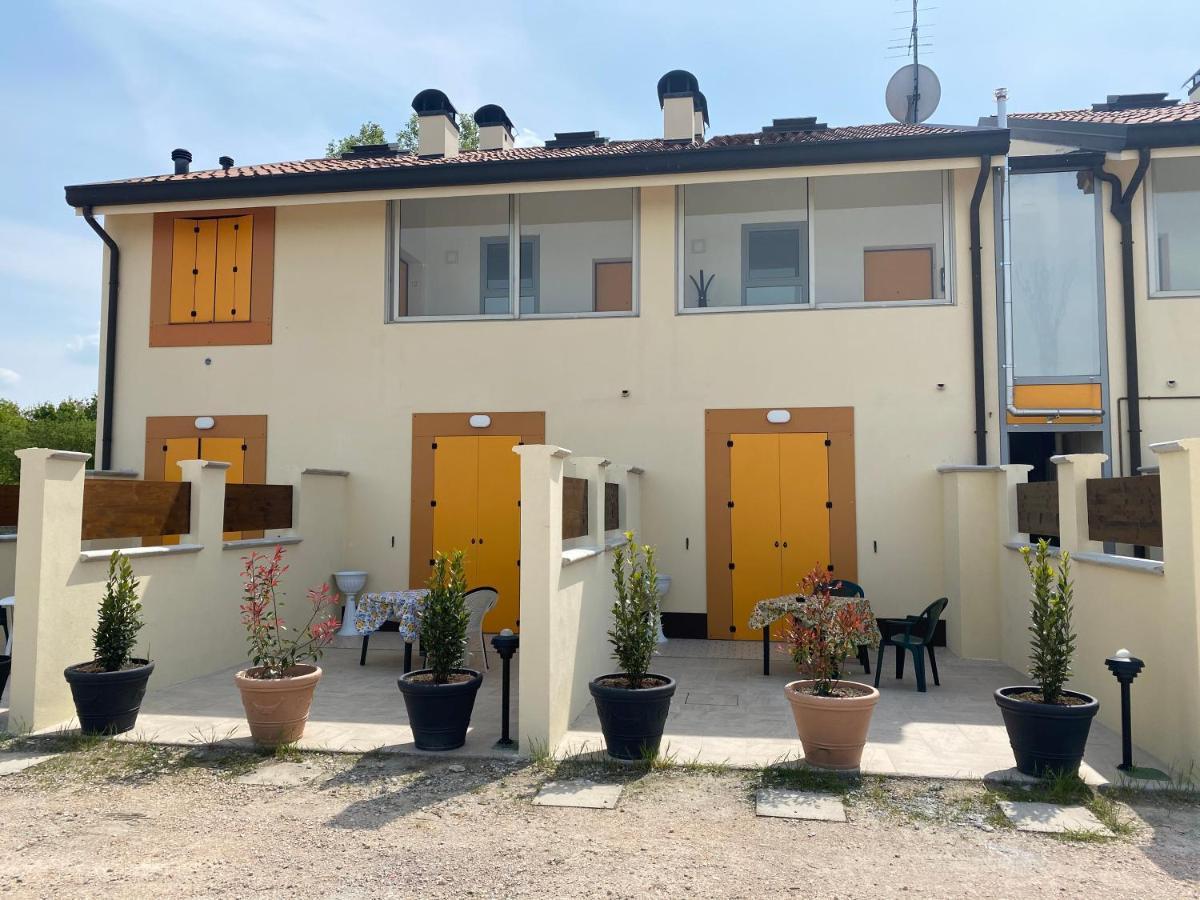 Gold Oasi - Business Solution Aparthotel Ferrara Exteriör bild